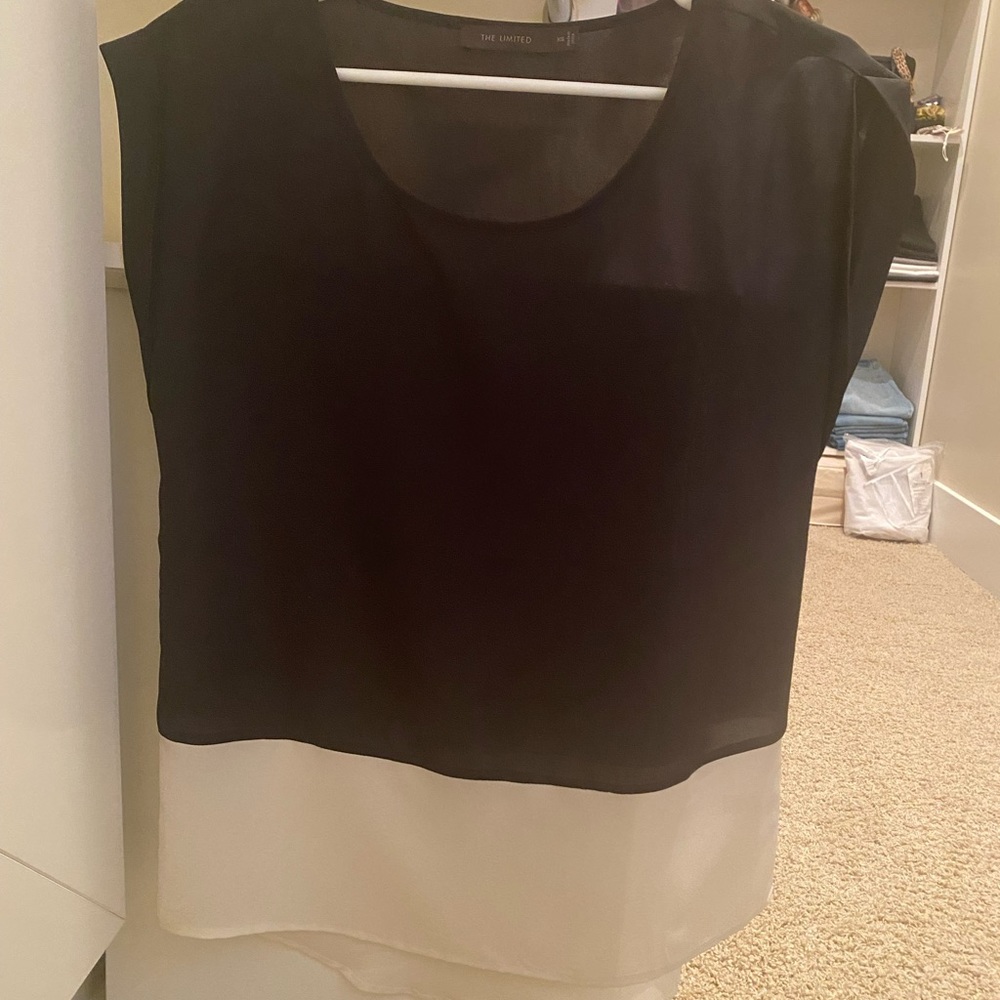 The Limited black and white short sleeve top